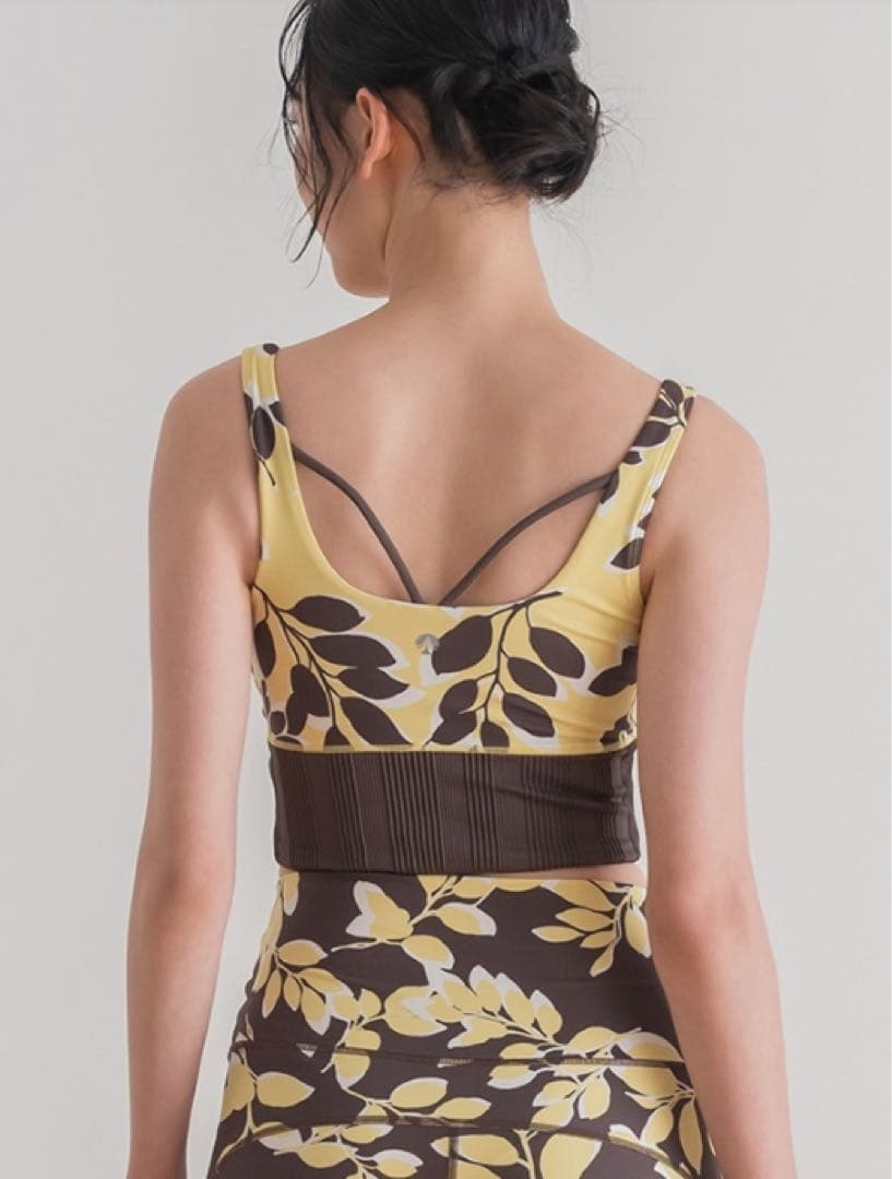 LAVA SUKALAリントスル　リーフバイカラーブラトップ・レギンスセット