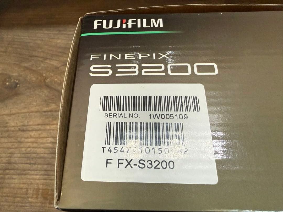 デジタルカメラ FUJIFILM FINEPIX S3200