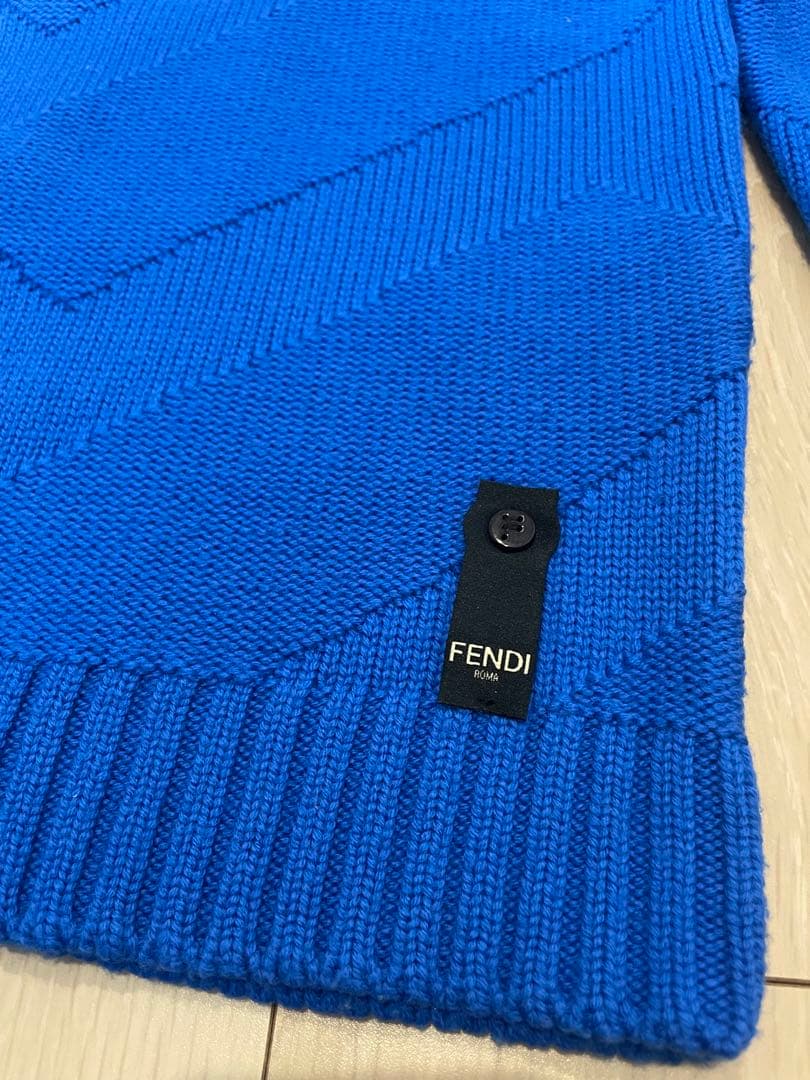 FENDI メンズ　ニットセーター 青