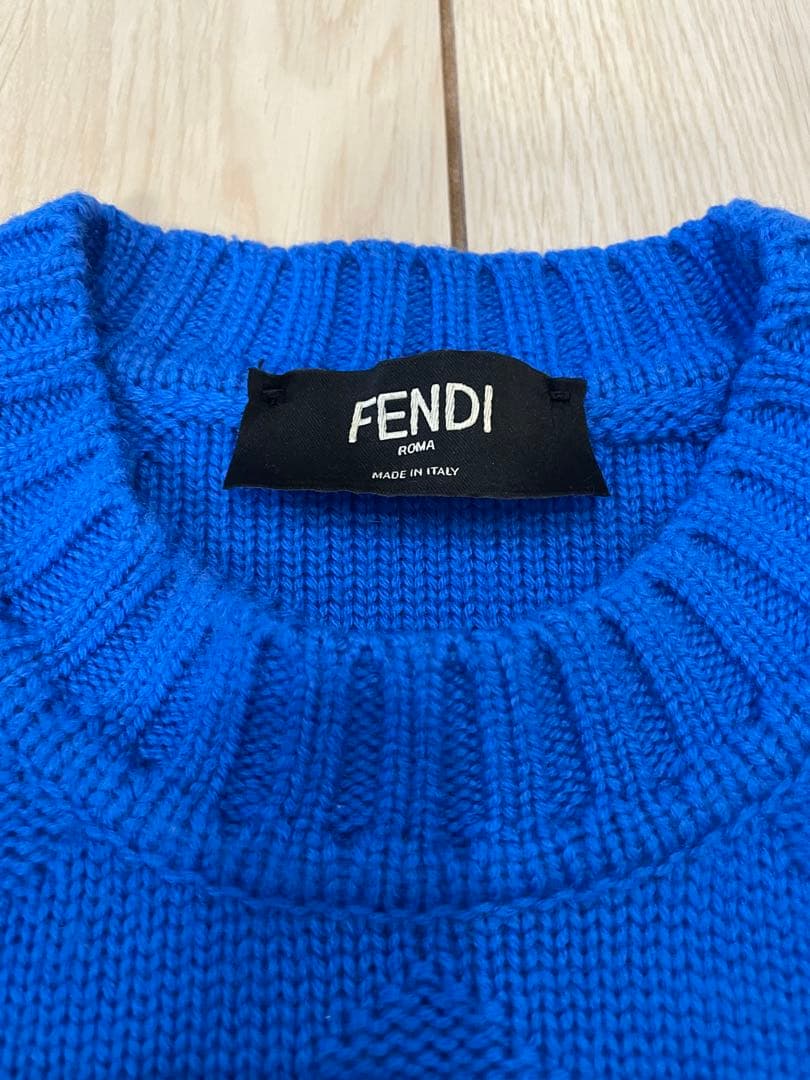 FENDI メンズ　ニットセーター 青