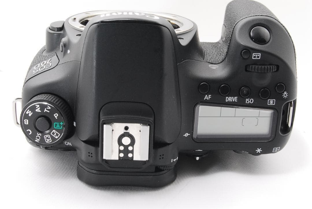 Canon EOS 70D スマホ転送機能搭載！ 近～中望遠レンズ付き♪