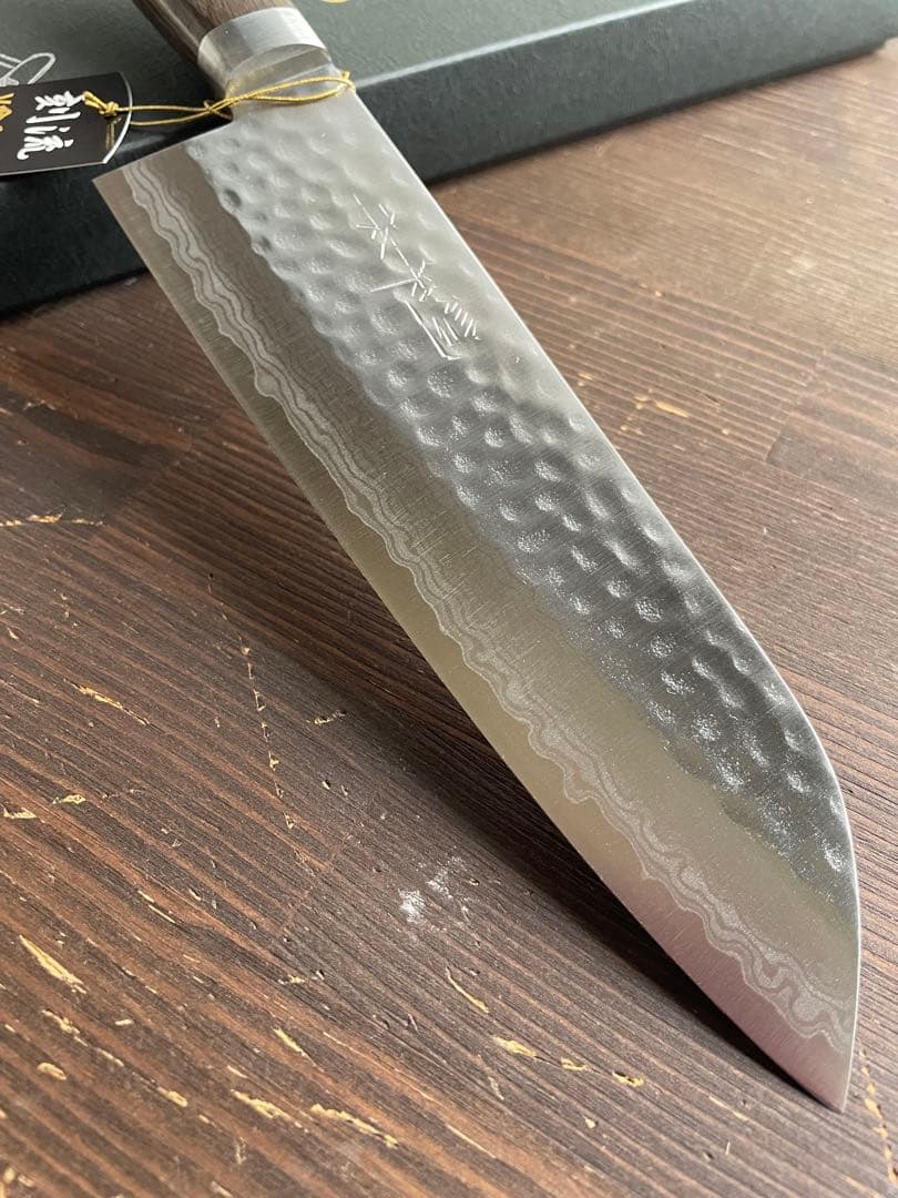増谷刃物 訓平作 三徳包丁 VG10ステンレス 積層槌目 刻流 口金有 スコッチ