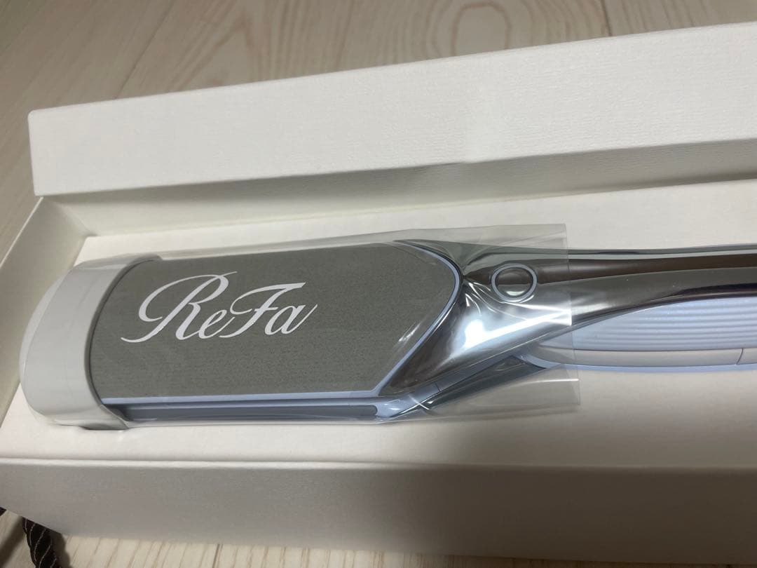 新品未使用ReFa ストレートヘアアイロン 幅広カーボンレイヤープレート　送料込