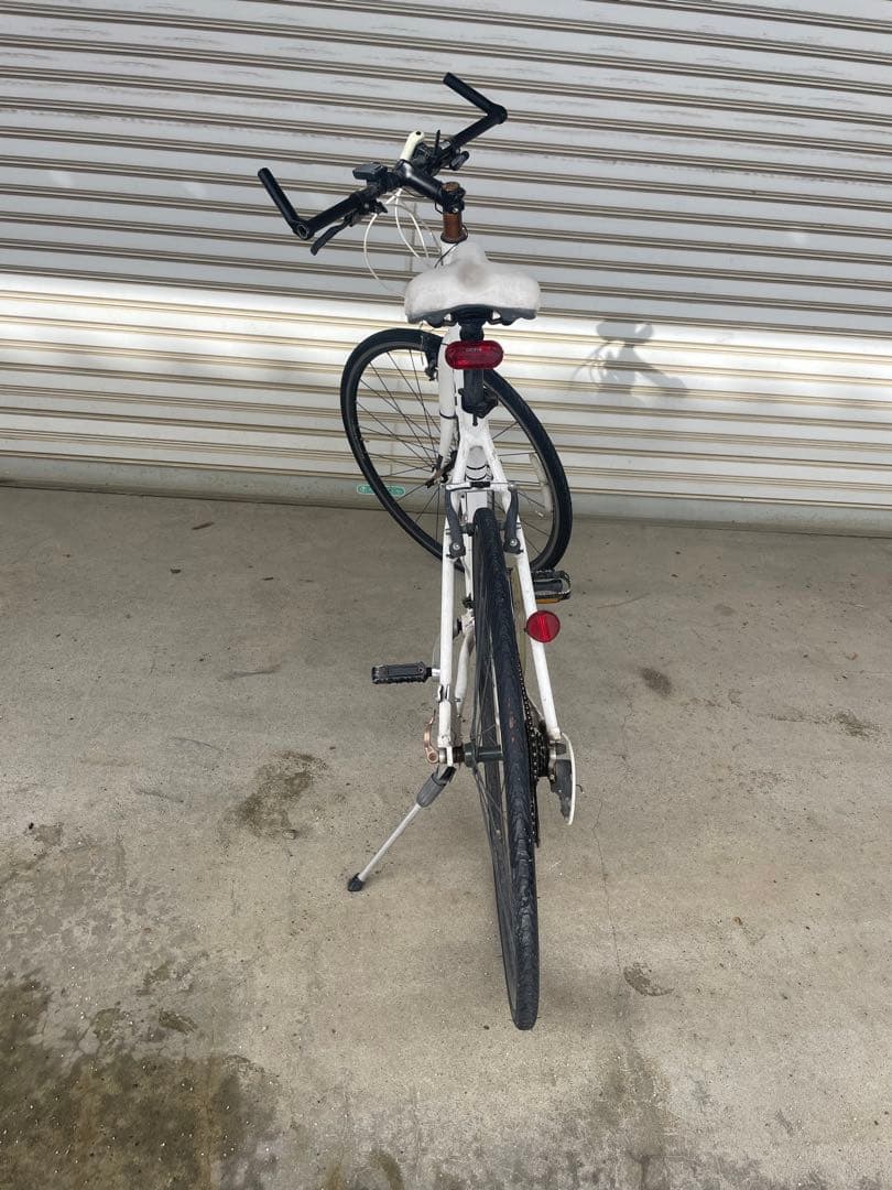 GIANT クロスバイク ホワイト 700Cエスケープ