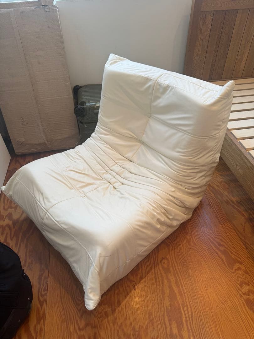 ホワイト リクライニングチェア