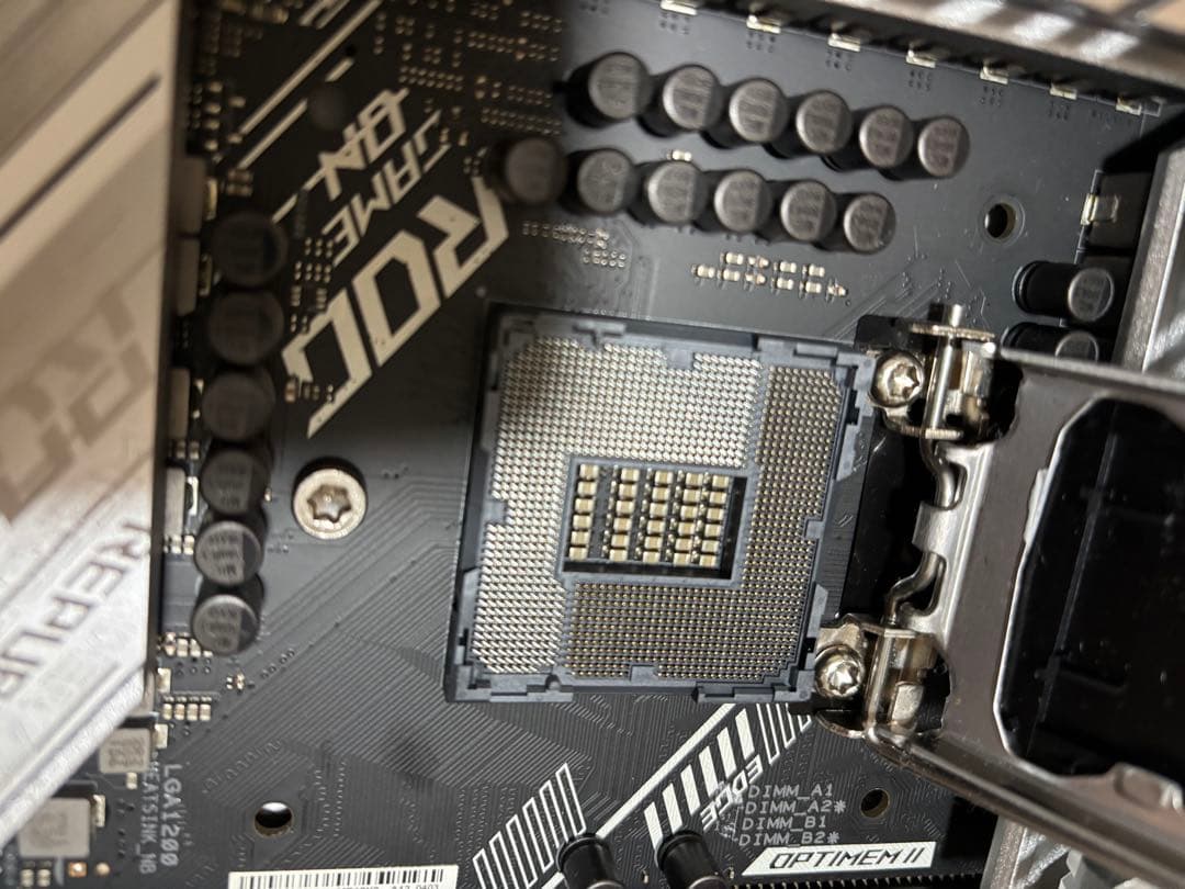 ROG STRIX Z490-A GAMING マザーボード