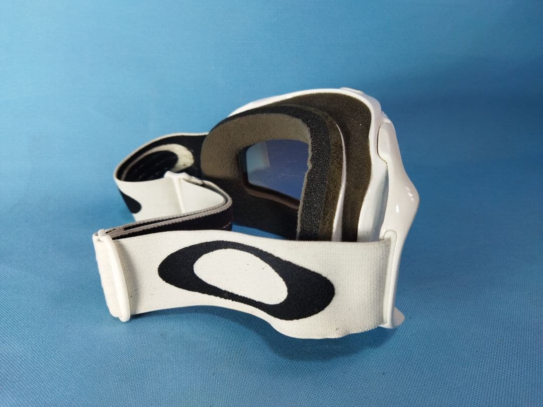 オークリー　Oakley ゴーグル ミラー加工 ホワイト収納袋付き