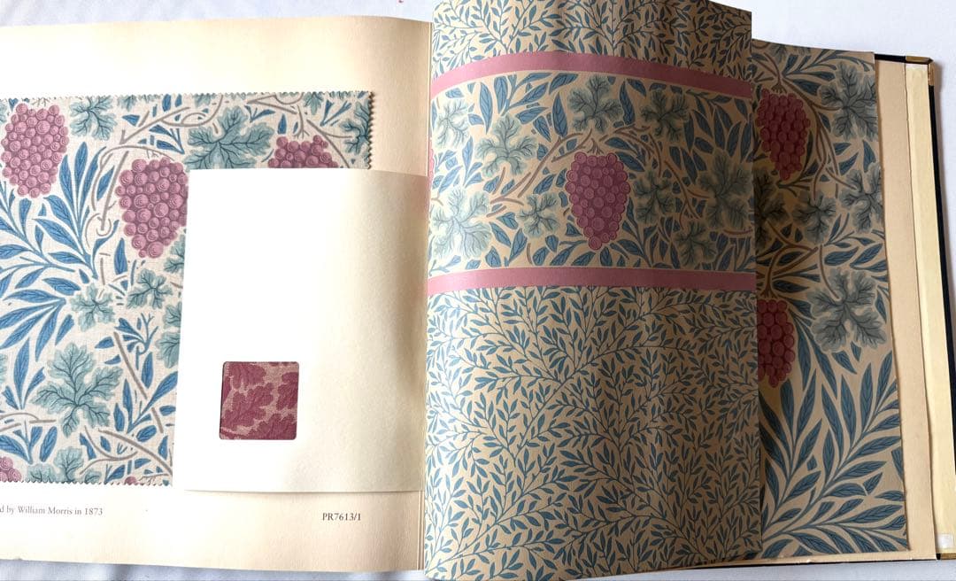 命が息づくモリスデザイン。眺めても飾っても美しい大型ビンテージカタログ。