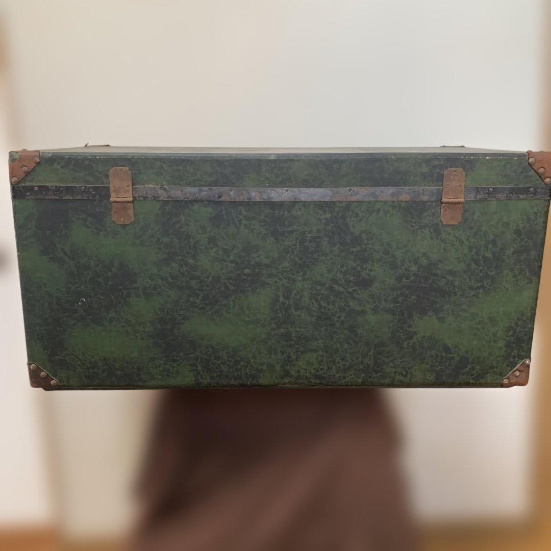 昭和レトロ/緑色の木製トランク 金色のエンブレム付き/収納箱/オブジェ/年代物