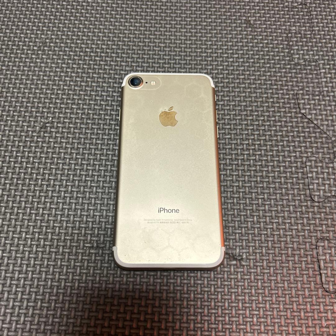 iPhone7 本体とカバー(黒色)