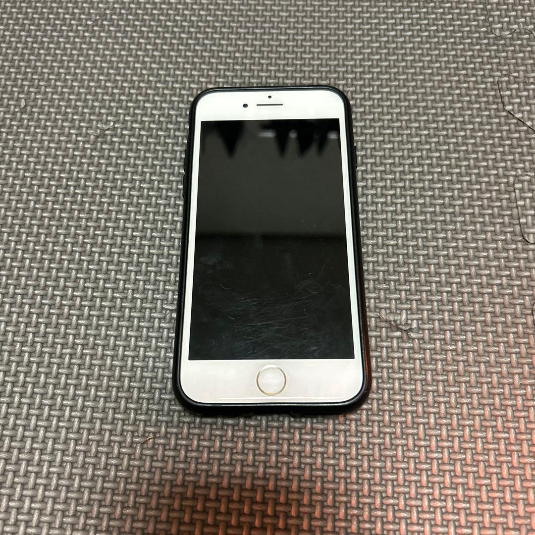 iPhone7 本体とカバー(黒色)