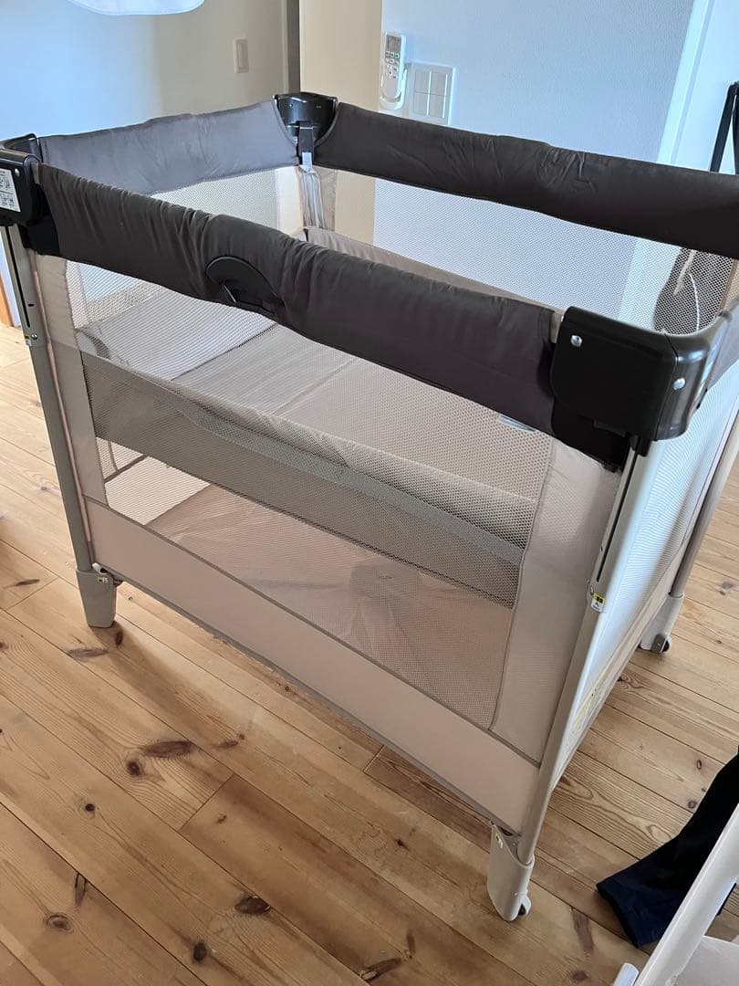 折りたたみ式ベビーベッド グレー・ベージュ