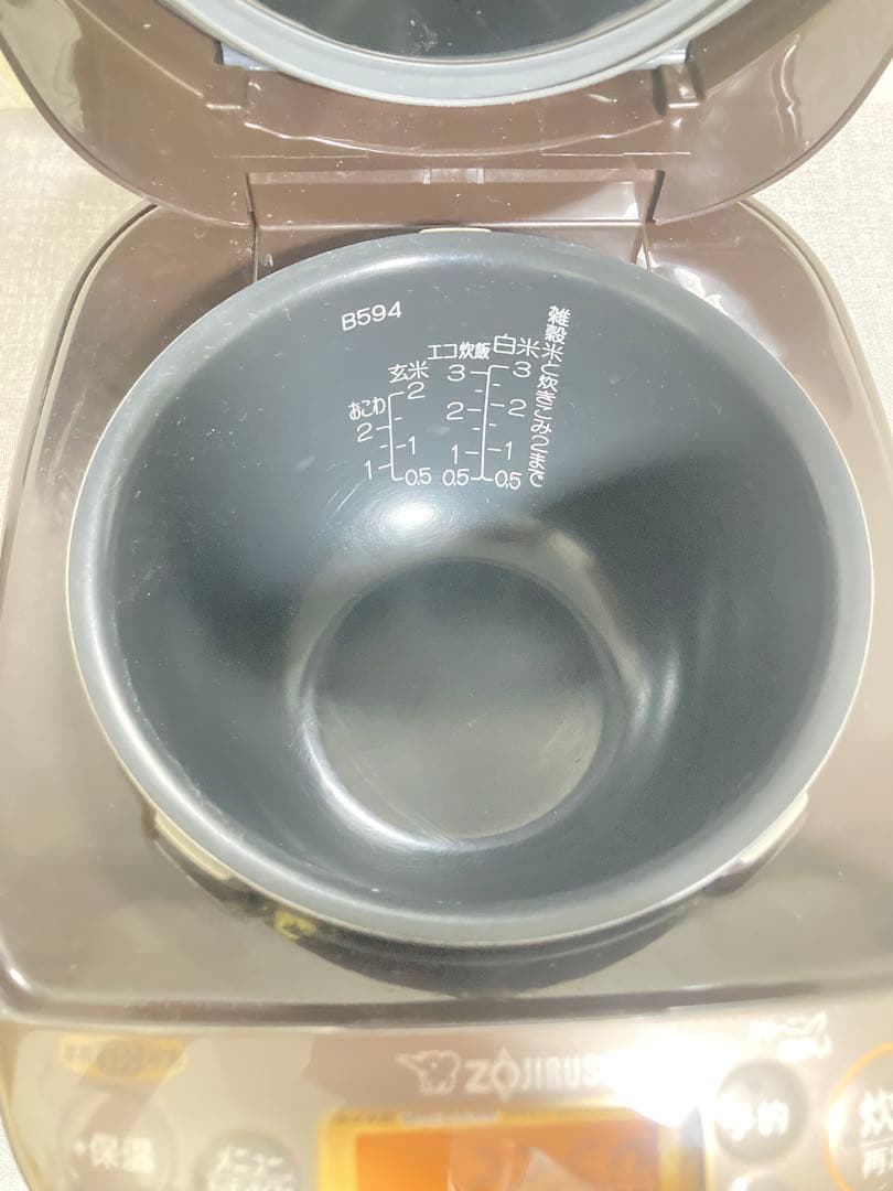 大人気！ 象印 炊飯器 NP-GP05E9 2022年製 最新ZOJIRUSHI