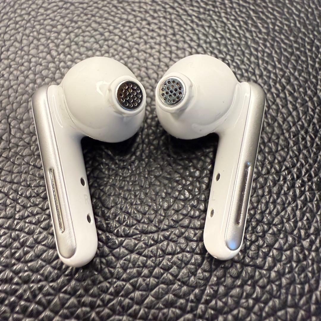 【中古品】Soundcore Liberty5　外箱なし　ケースに若干使用感有り