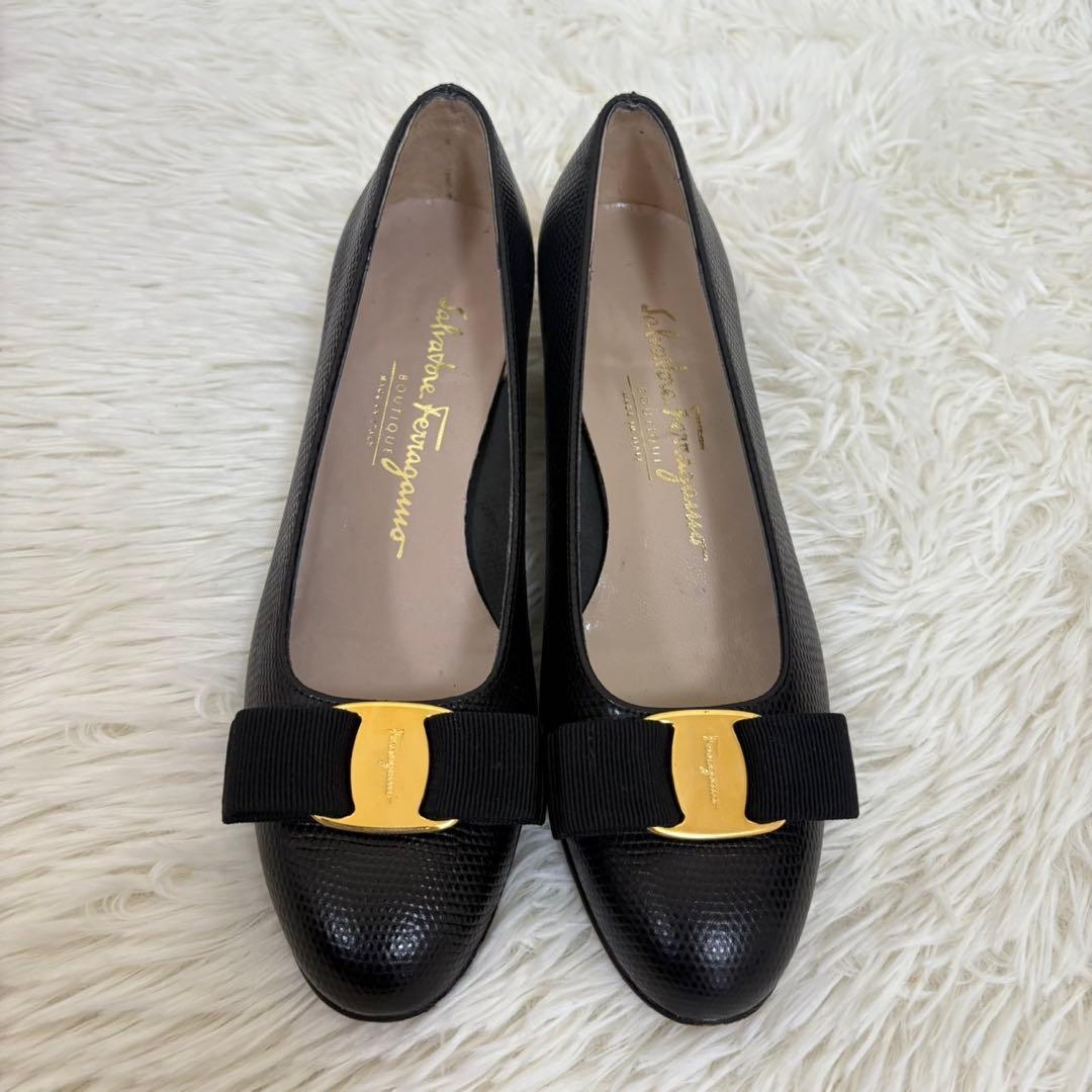 美品✨ フェラガモ ヴァラパンプス パンプス リザード型押し 金ロゴ リボン