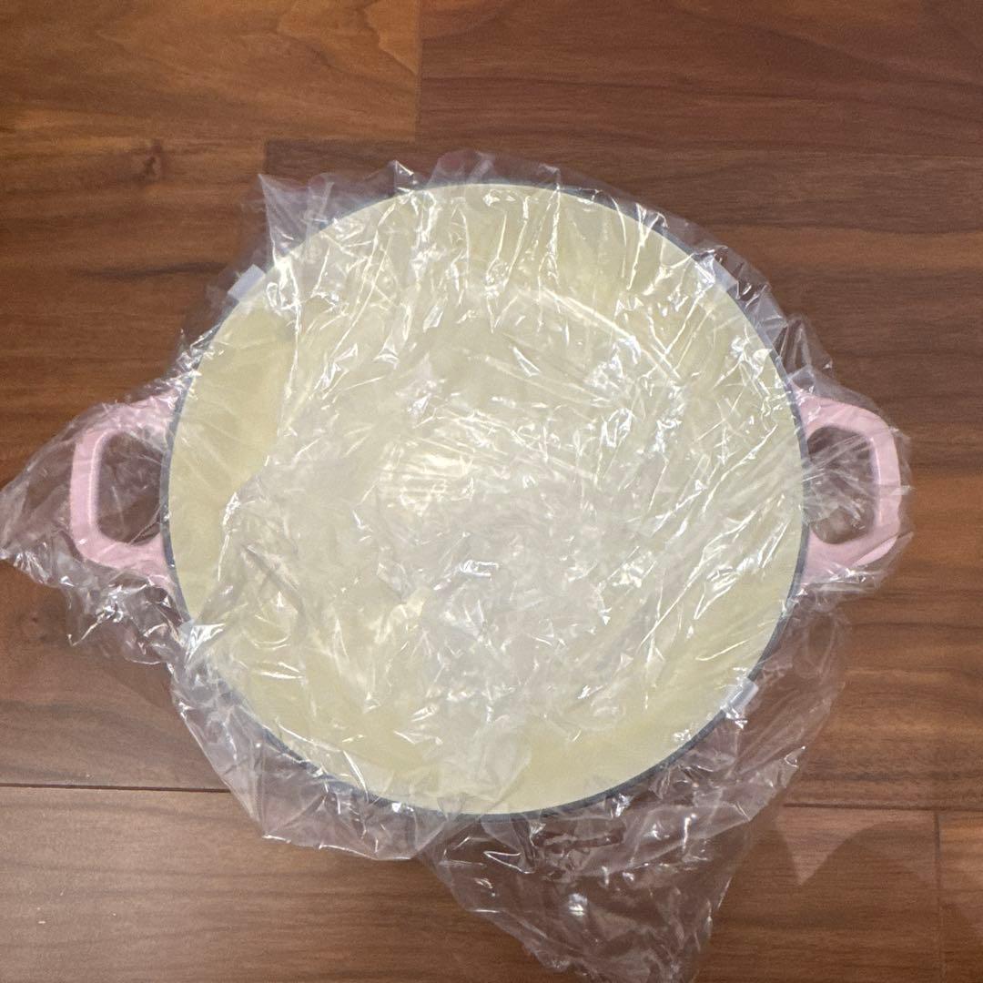 【新品未使用】CHASSEUR 24cm 両手鍋 ピンク　ホーロー