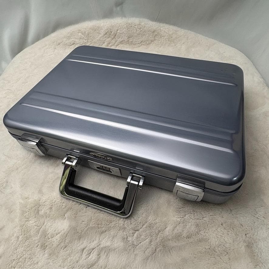 美品✨ゼロハリバートン アタッシュケース USA製 シルバー