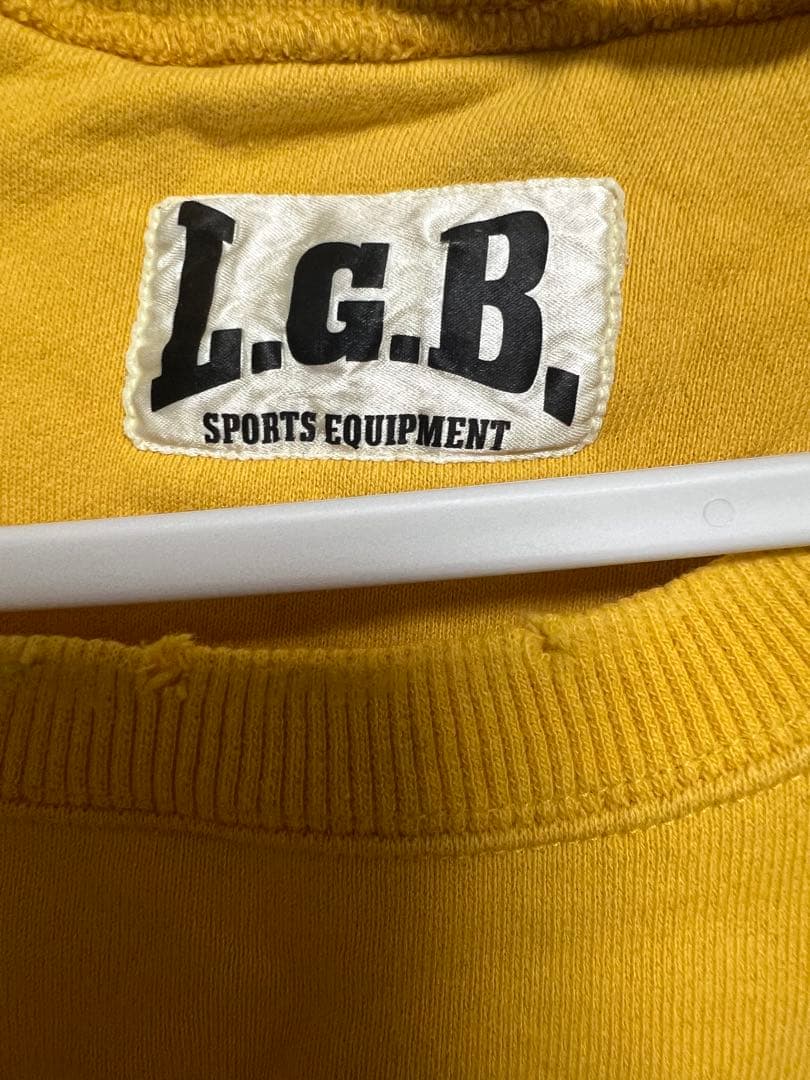 L.G.B. ルグランブルーイエロートレーナー スリーブカットアウト
