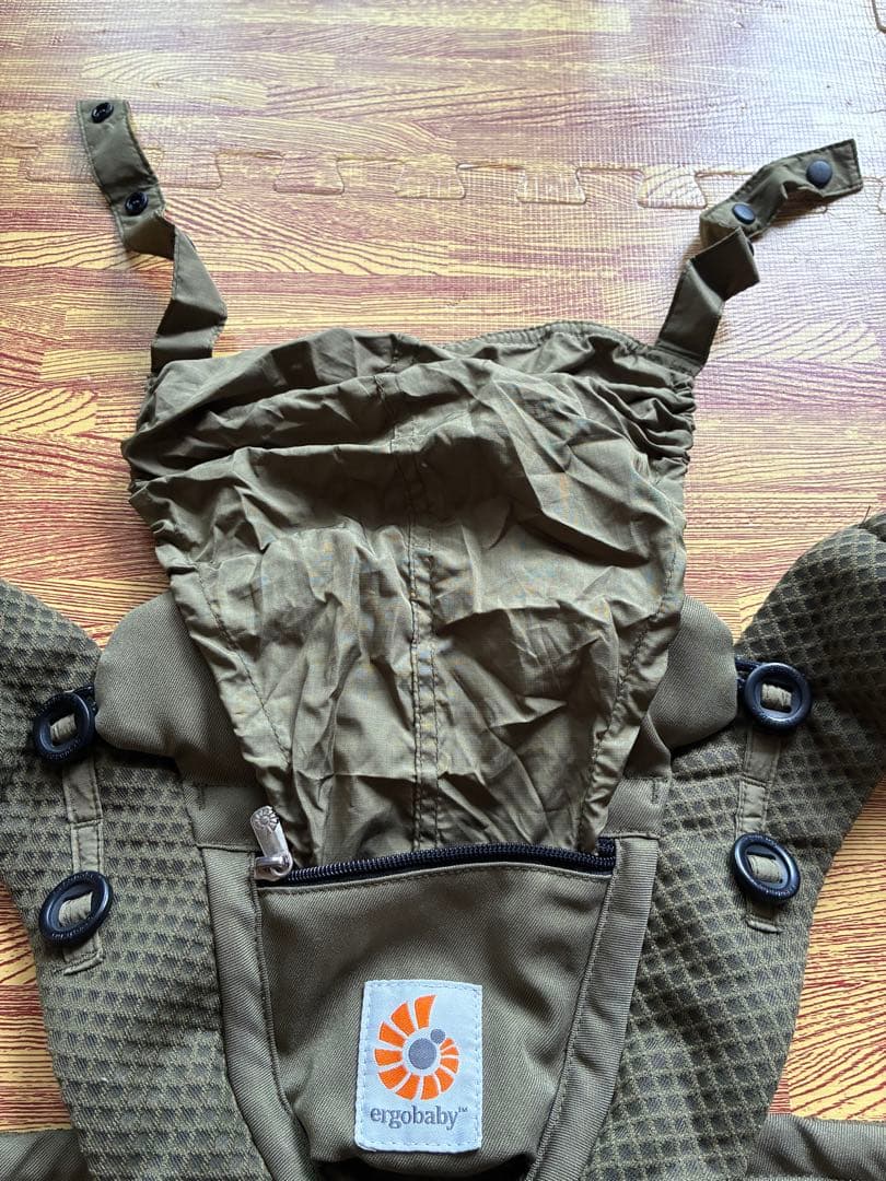 ergobaby オムニブリーズ　オリーブグリーン　抱っこ紐