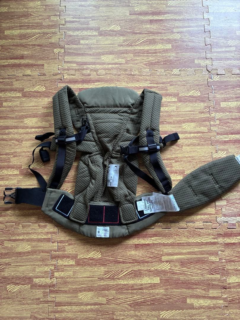 ergobaby オムニブリーズ　オリーブグリーン　抱っこ紐