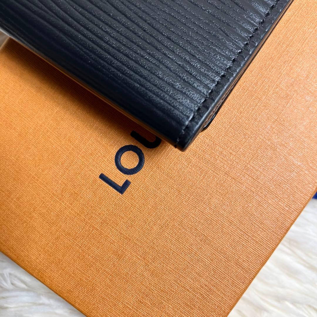 【未使用級】ルイ・ヴィトン 名刺入れ エピ アンヴェロップ カルトドゥヴィジット