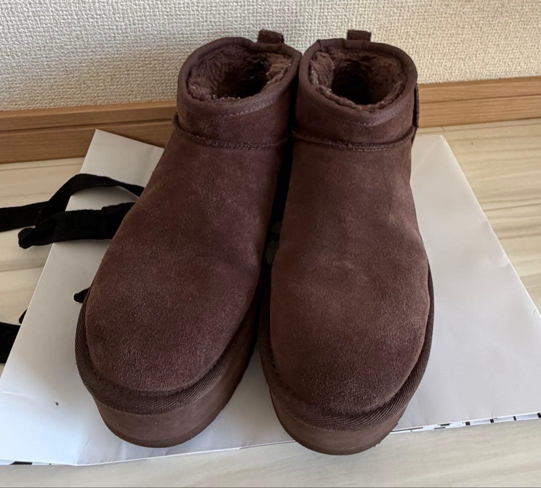UGG クラシックウルトラミニプラットフォーム バーントシダー