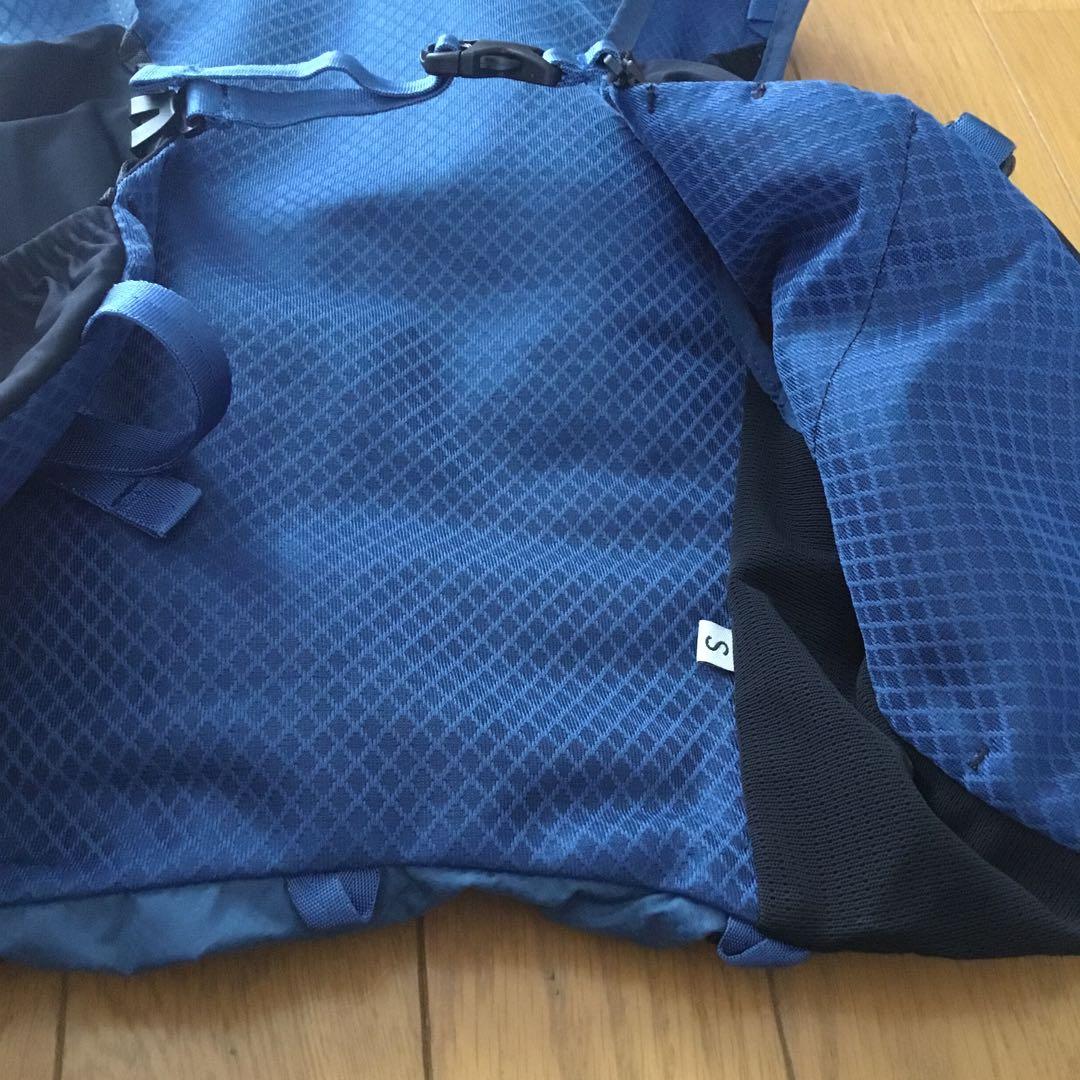 試着のみ　THE NORTH FACE TR10 ベスト