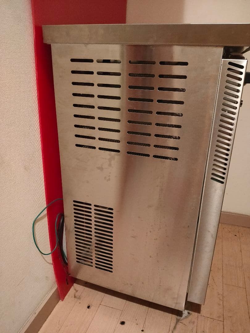 冷蔵庫。新品