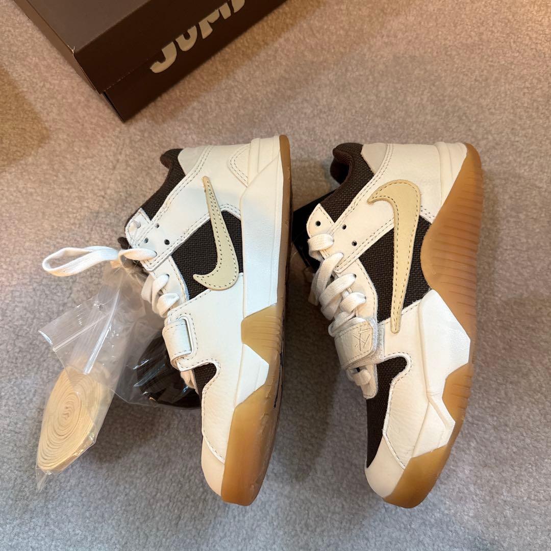NIKE jumpman jpck 21センチ　トラヴィス