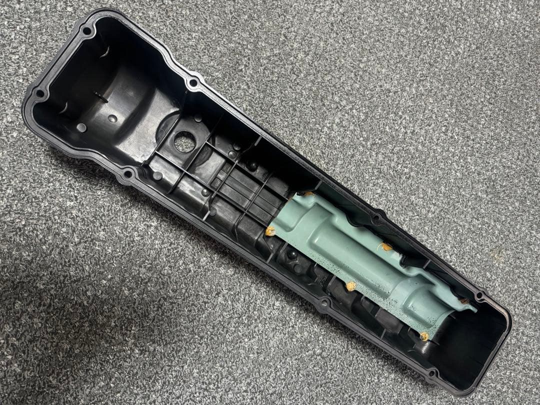 激レア！ニッサン L型エンジン樹脂ヘットカバー タペットカバー軽量化に！！