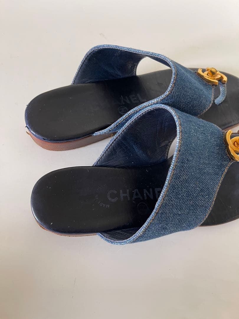 chanelシャネルデニム トングサンダル ゴールドロゴ