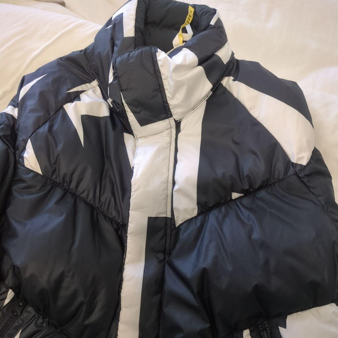 ナイキダウン　美品S