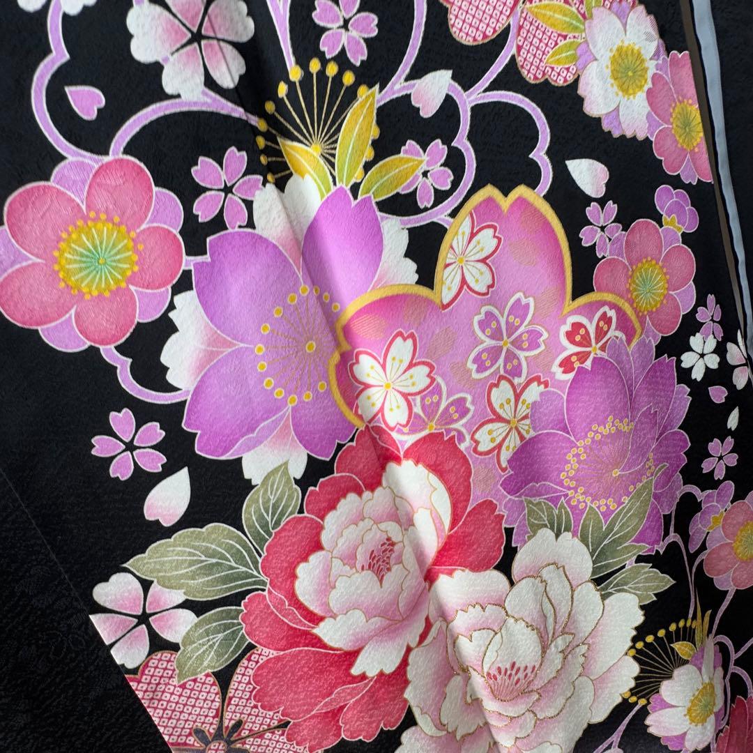 超美品　正絹　現代振袖　成人式　着物　正絹　172 黒　ピンク　刺繍　美しい花柄