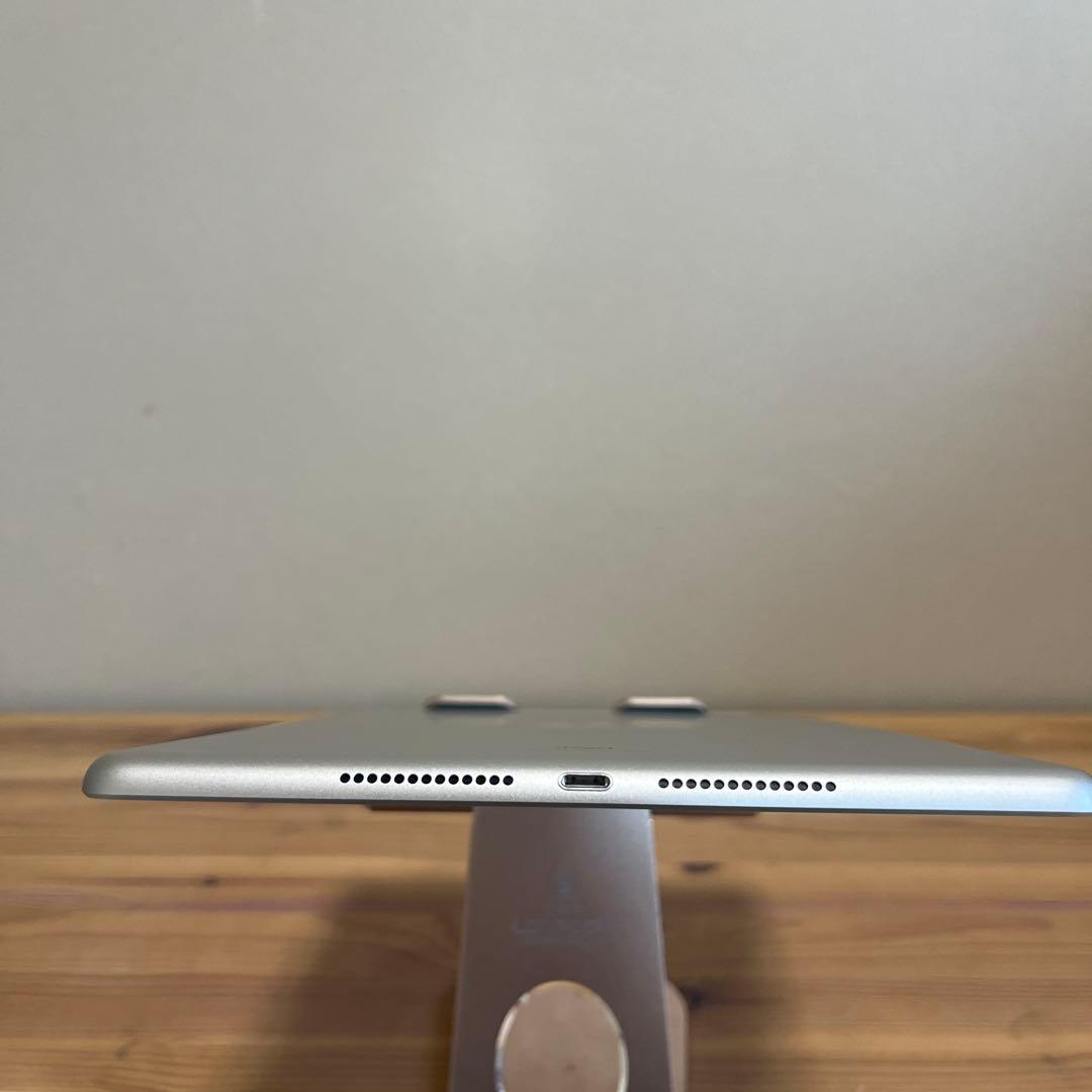 超美品！iPad 7世代 32G Wi-Fi + Cellular シルバー