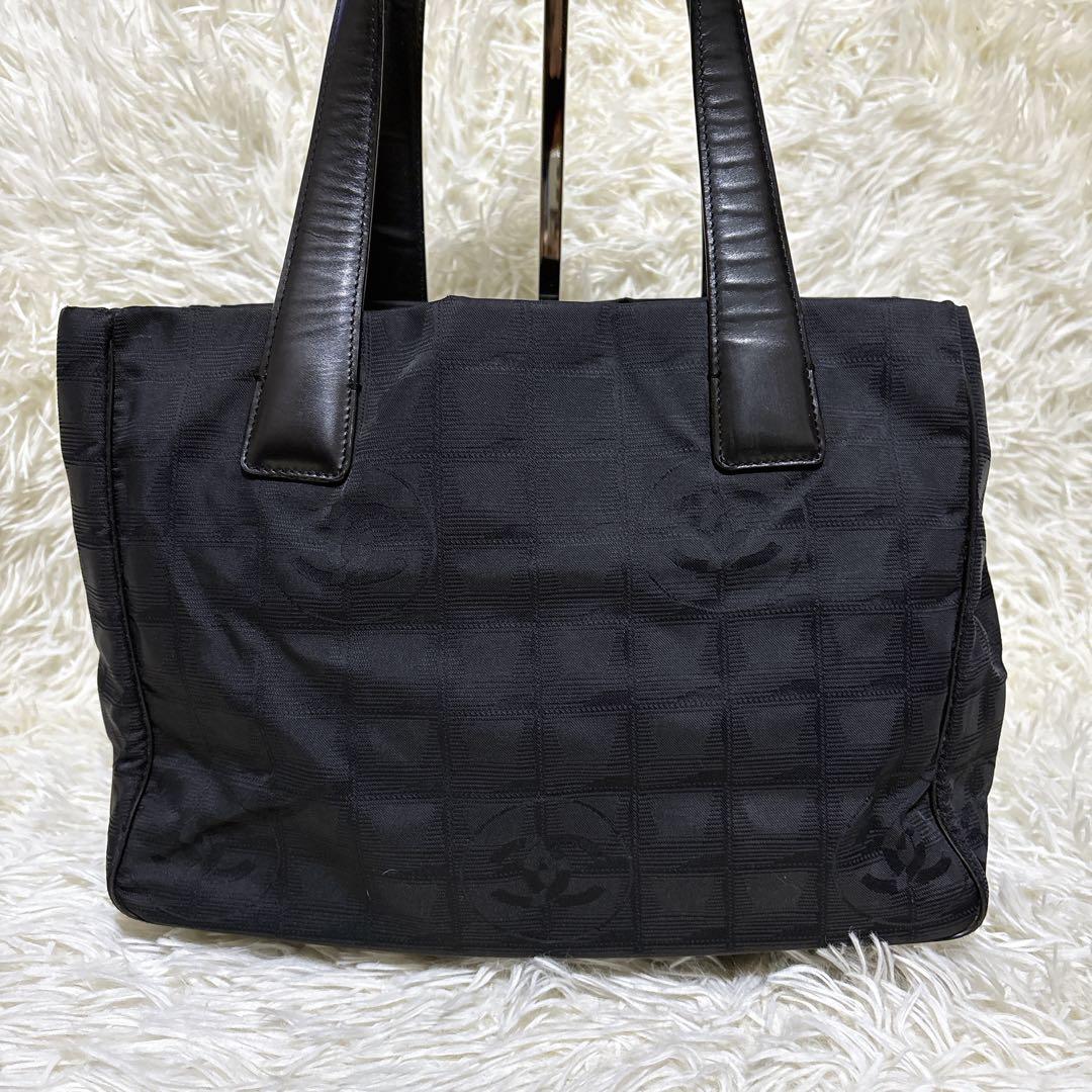 CHANEL ニュートラベルライン PM ココマーク ハンドバッグ 底鋲 8番台