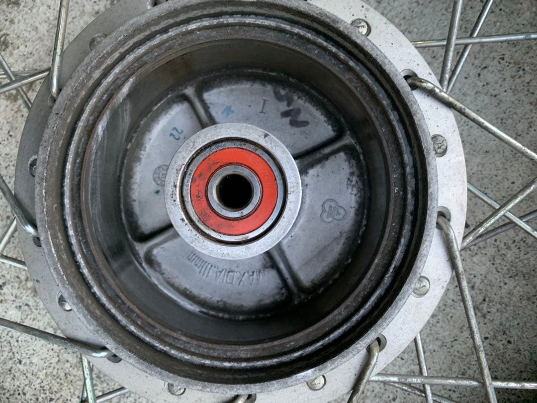 初代スーパーカブプロ50 リヤ14インチタイヤ付ホイール