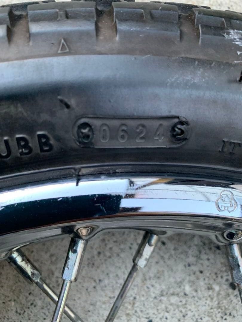 初代スーパーカブプロ50 リヤ14インチタイヤ付ホイール