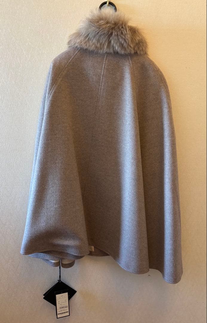 RUIRUE BOUTIQUEフォックスファー付ケープコートL〜LLベージュ