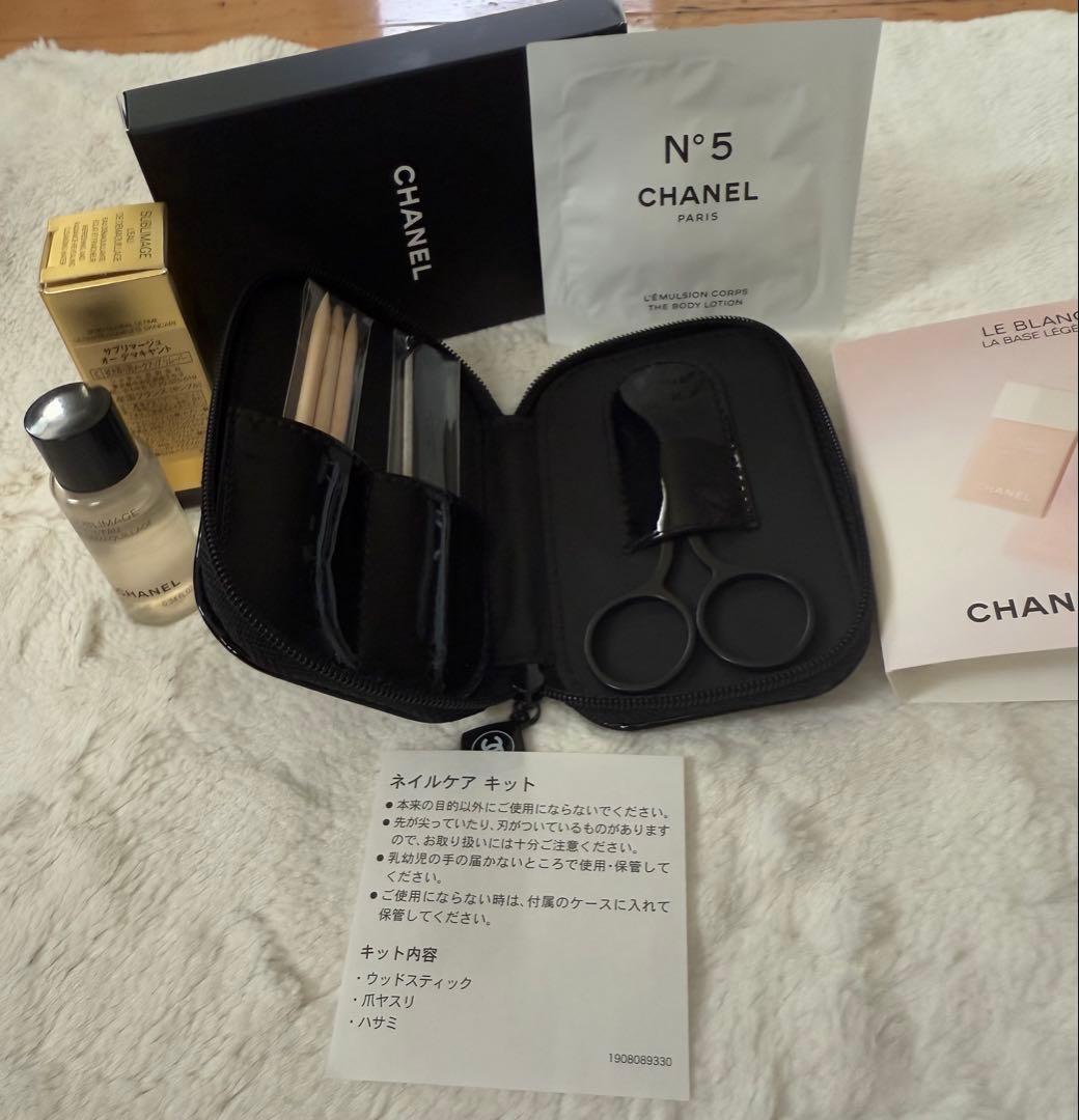 CHANELコスメ＋ノベリティ　クリスマスコフレありセット　おまけ付　中古