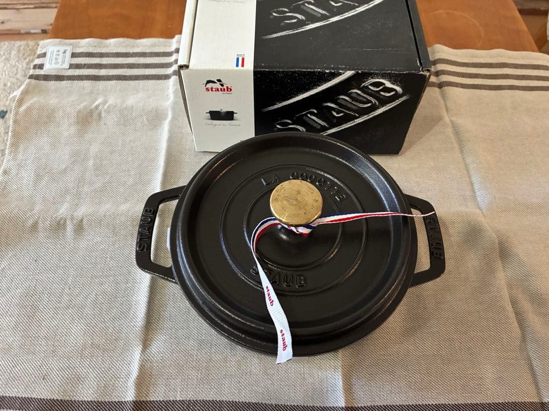ミユミユ　STAUB ココット　18cm 黒　美品