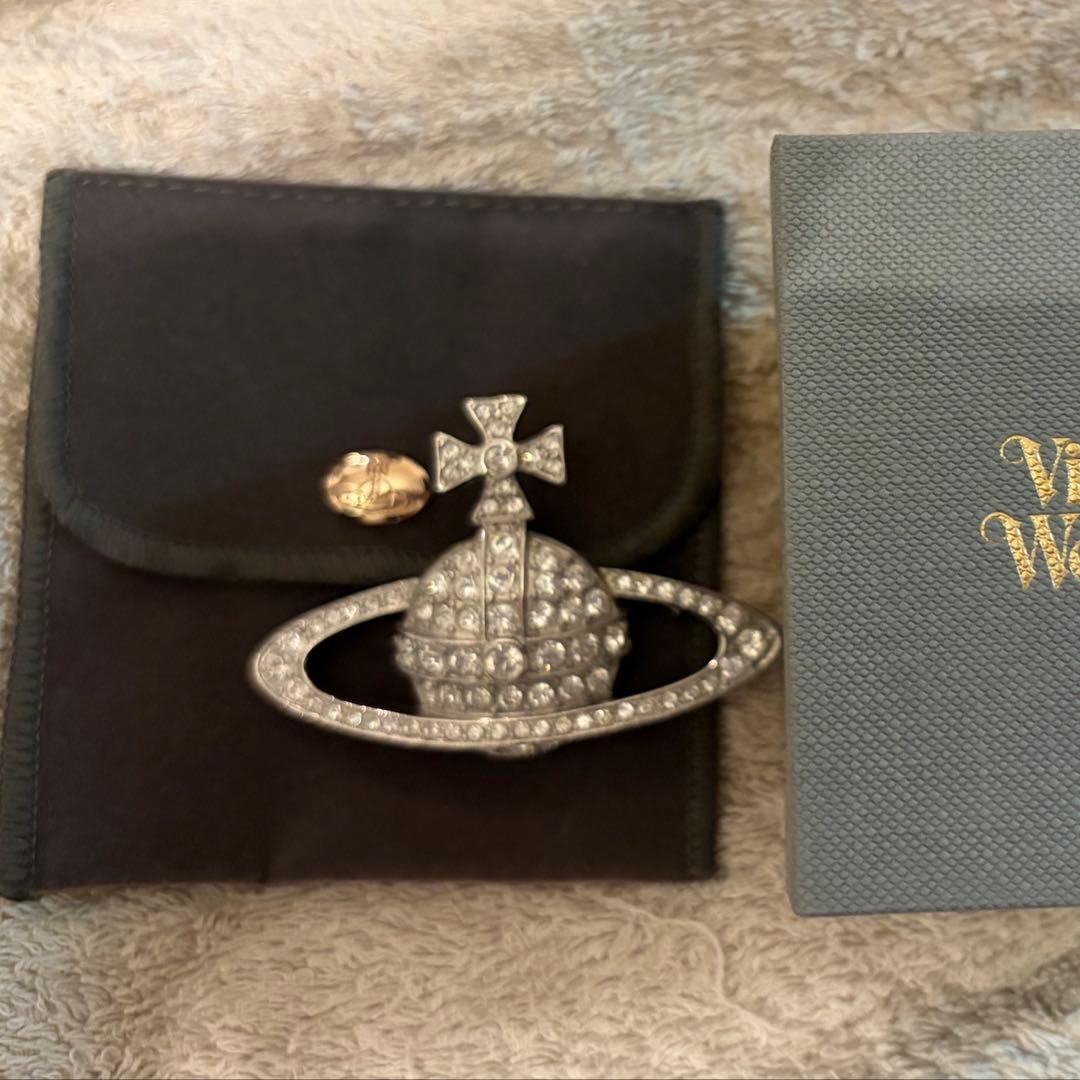 ヴィヴィアンウエストウッド オーブ ブローチ 国内正規店購入