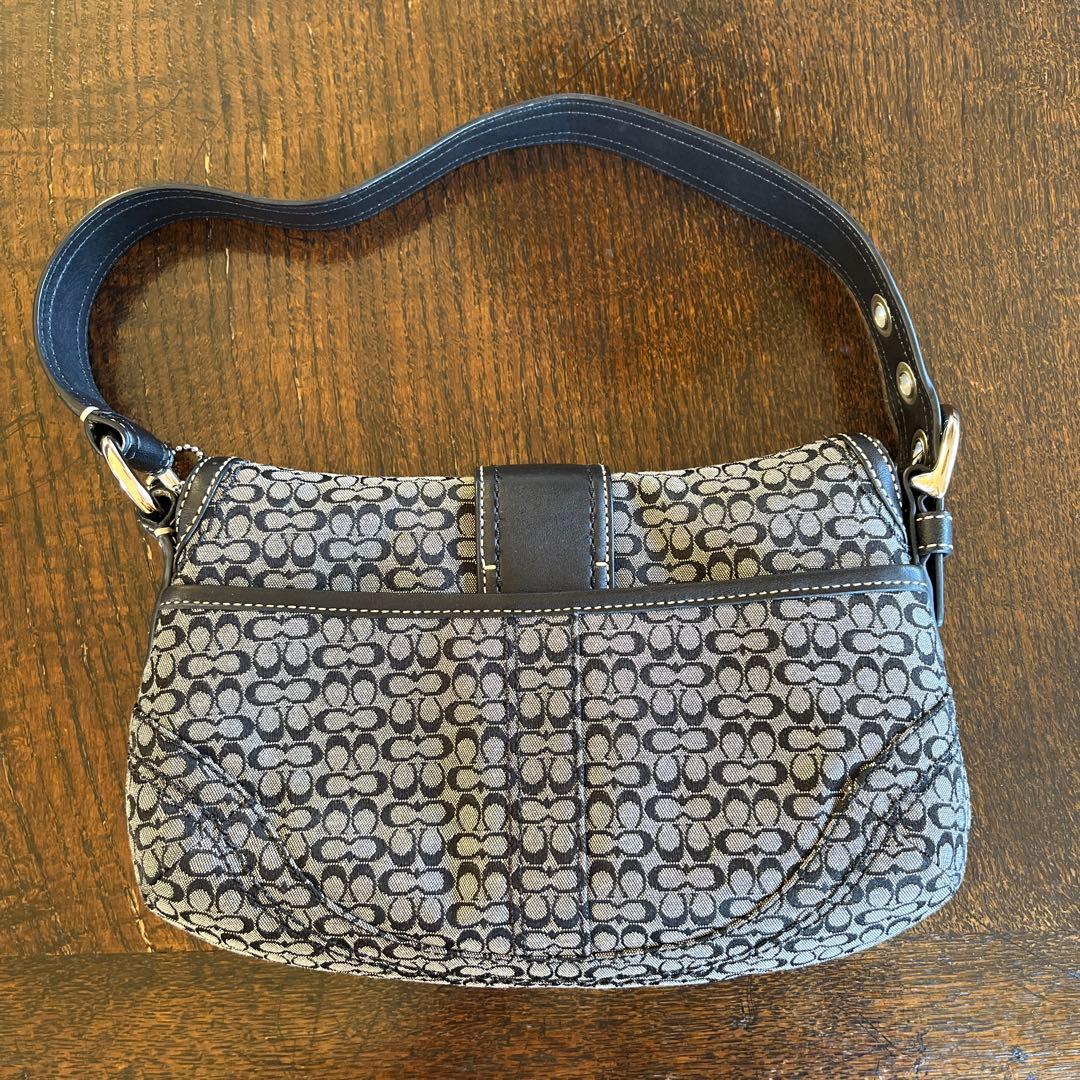 COACHソーホーシグネチャー　アクセサリーポーチ/ワンショルダーバッグ