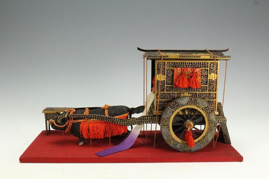 古い 唐草蒔絵 牛車 雛道具 置物(K-XA958)