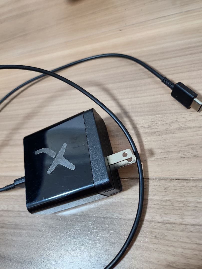 Miraxess MIRABOOK　PC型モバイルアクセサリー