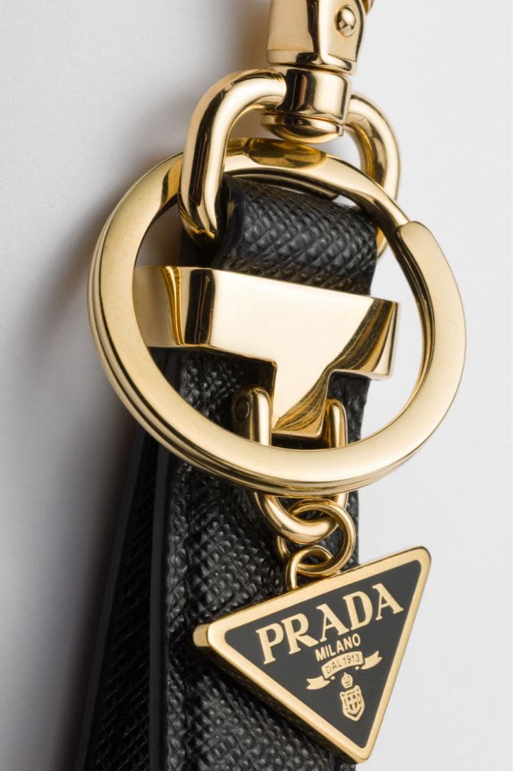 PRADA プラダ サフィアーノレザー キーリング チャーム ブラック