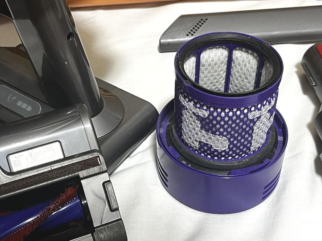 お買い得！57分稼働Dysonダイソン　サイクロンクリーナーSV12/V10良品