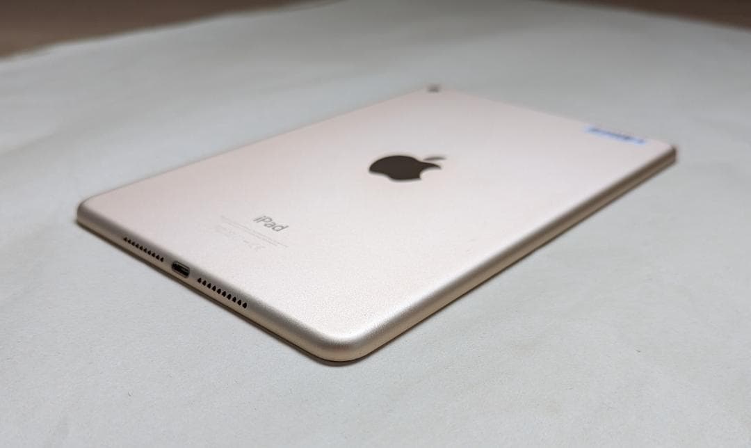 iPad mini4 128GB シルバー 指紋認証対応モデル ミニ 第4世代