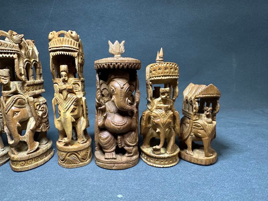 インド　白檀　木彫り　象　仏教美術　仏像 骨董 木像　木製　密教　置物