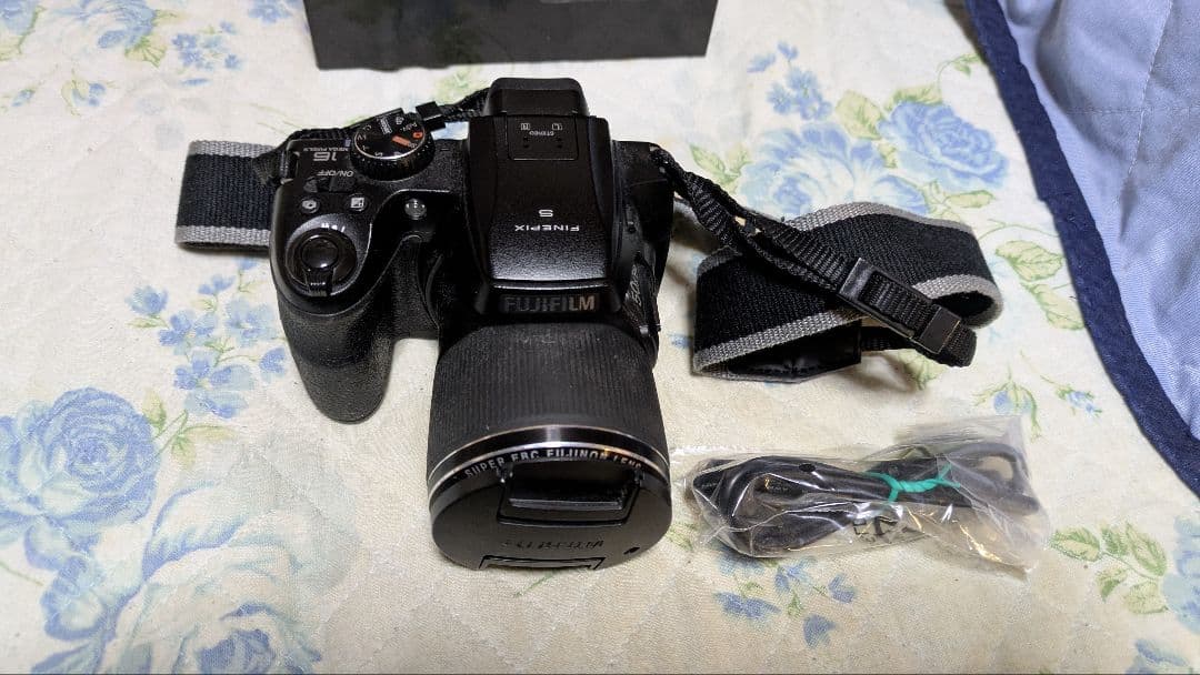 フジフィルム デジタルカメラ　FINEPIX S9800