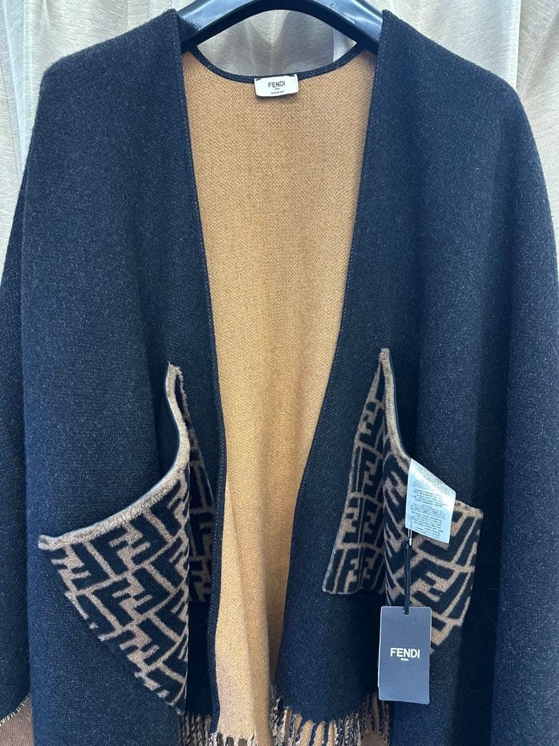FENDI フェンディ　FF柄ポケット付カシミヤウールポンチョ　ケープ